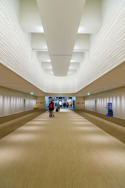  Narita Uluslararası Havaalanı terminalinde iki iç tasarım