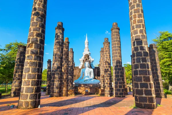 Den Grand Hall av Wat Maha det templet i provinsen Sukhothai, Thailand - ett världsarv — Stockfoto