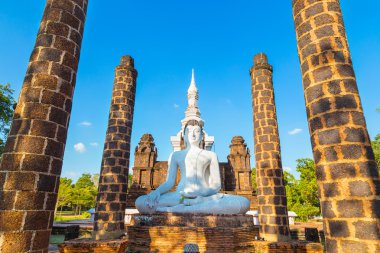 The Grand Hall of Wat Maha That Temple in Sukhothai, Thailand clipart
