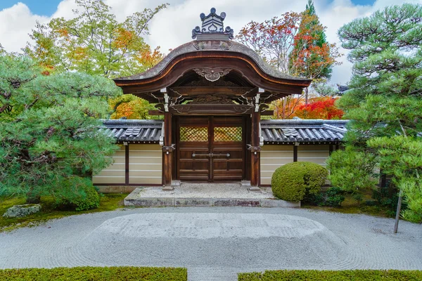 Храм Эйкандо Зенрин-дзи в Киото — стоковое фото