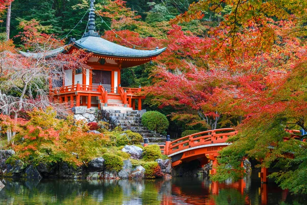 Früher Herbst im Daigoji-Tempel in Kyoto — Stockfoto