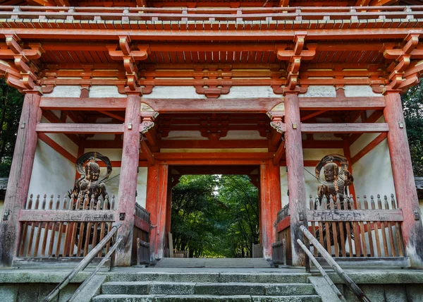 Nio (benevolentní Kings) v chrámu Daigo-ji v Kjótu, Japonsko — Stock fotografie