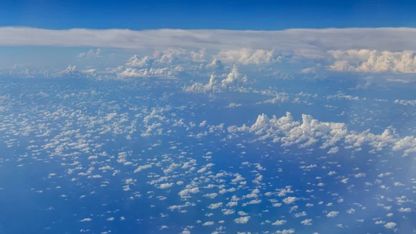 Luftaufnahme des Himmels Hintergrund mit Wolken — Stockfoto