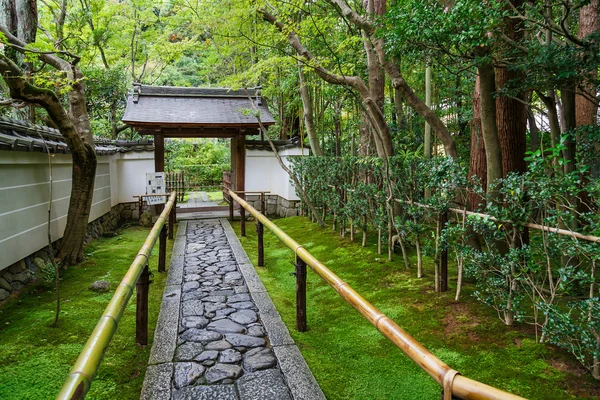 У районі Koto храму, один з daitokuji sub храм у Кіото — стокове фото