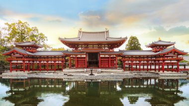 Phoenix Byodo Hall içinde tapınakta Kyoto, Japonya
