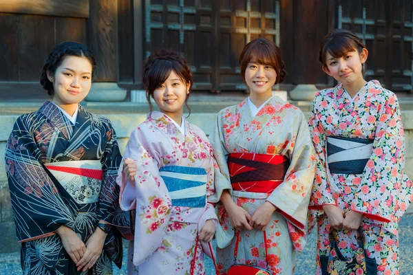 Japanese Women with Traditional Kimono — Stock Photo, Image