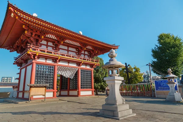 Saidaimon (західних ворот) в Shitennoji храм в Осаці, Японія — стокове фото