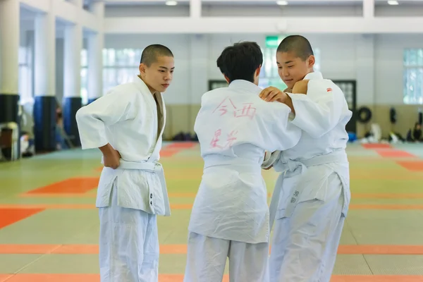 Studenti giapponesi nella sala Shudokan — Foto Stock