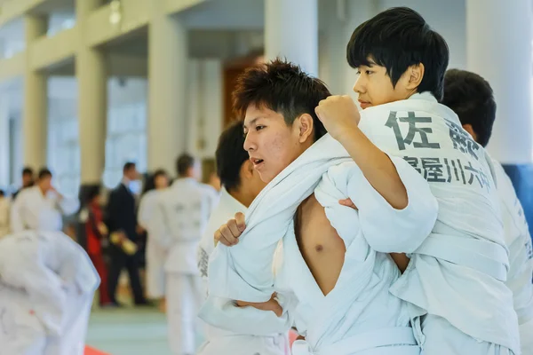 Studenti giapponesi nella sala Shudokan — Foto Stock