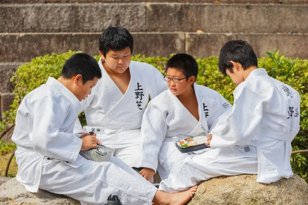 Japanese Students at Shudokan Hall in Osaka — Stock fotografie
