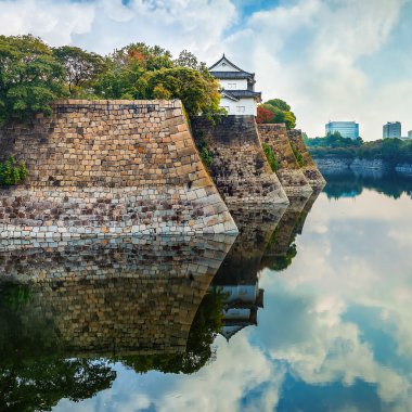 Osaka Kalesi hendek