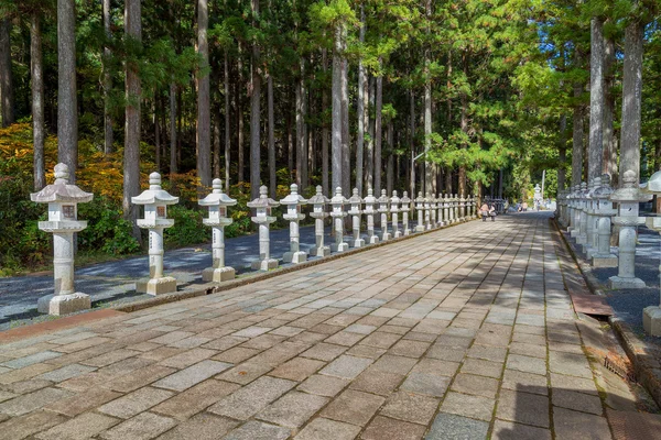 Okunoin 庙墓地面积在和歌山县高野山 (高野山) — 图库照片