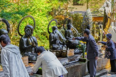 Okunoin Dağı 'ndaki mezarlıkta. Koya (Koya-san) Wakayama, Japonya