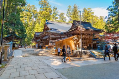 Okunoin Tapınağı, Wakayama (Mt. Koya) Koyasan mezarlık bulunduðu