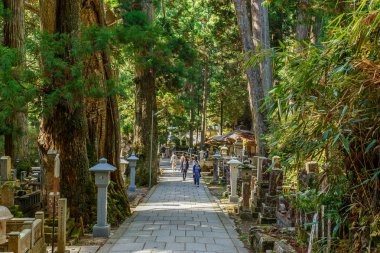 Okunoin Tapınağı, Wakayama (Mt. Koya) Koyasan mezarlık bulunduðu