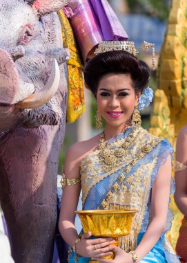 Songkran Festivali geçit töreni