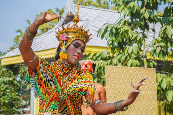 Festival de la cultura tradicional tailandesa - Nora - Danza del sur tailandesa —  Fotos de Stock