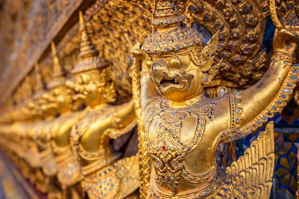 Karuda at Wat Phra Kaew the Temple of Emerald Buddha in Bangkok Thailand — Stock fotografie