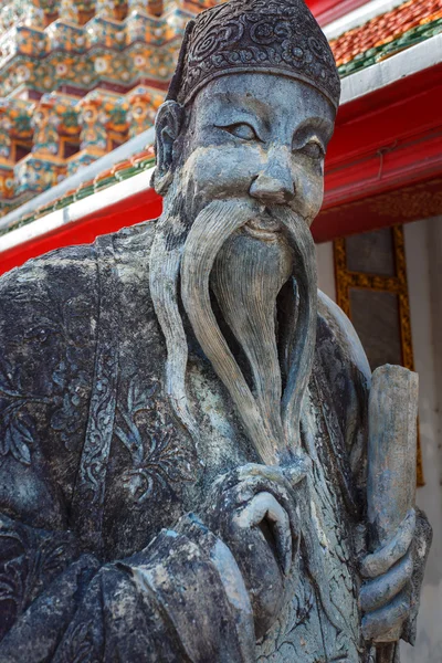 Sochy strážce na Wat Pho (Pho chrám) v Bangkoku, Thajsko — Stock fotografie