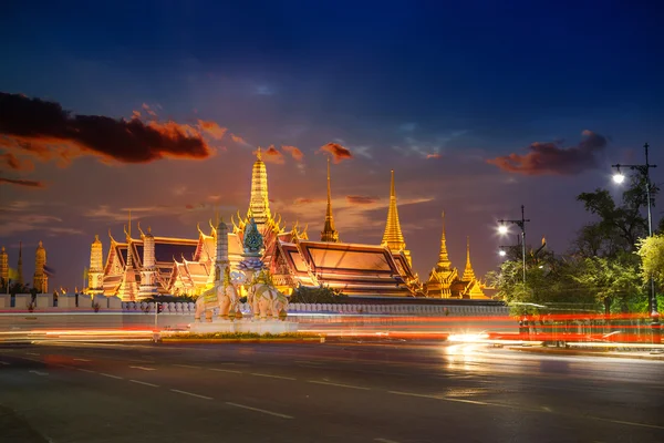 Wat Phra Kaew - el Templo de Buda Esmeralda en Bangkok Tailandia —  Fotos de Stock