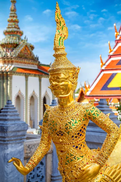 Guardião Demônio em Wat Phra Kaew o Templo de Buda Esmeralda em Bangkok, Tailândia — Fotografia de Stock