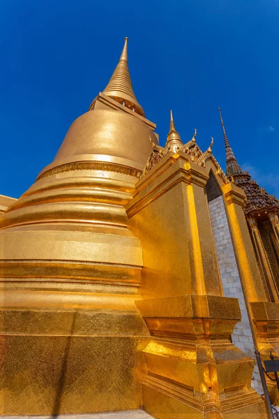 Golden Pagoda at Wat Phra Kaew - the Temple of Emerald Buddha in Bangkok, Thailand — Φωτογραφία Αρχείου