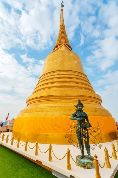 Goldener Berg oder phu khao thong im wat saket in bangkok, thailand — Stockfoto