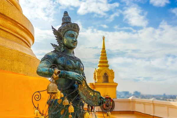 Wat Saket - Golden Mountain chrám (Phu Khao Thong) v Bangkoku, Thailad — Stock fotografie