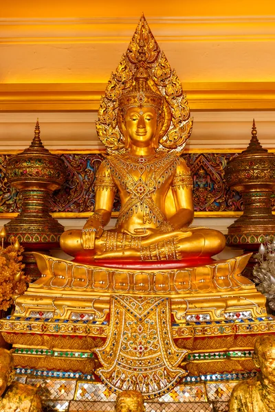 Statua di Buddha a Wat Saket a Bangkok, Thailandia — Foto Stock