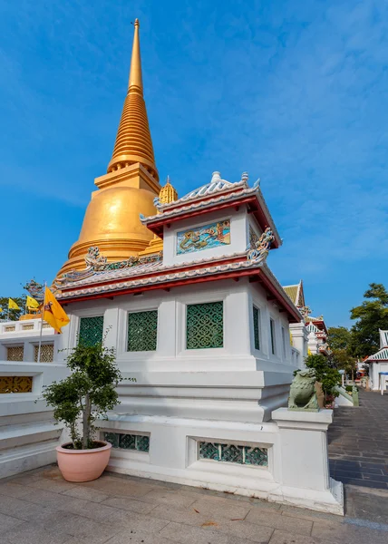 Bangkok, Thailand - December 24 2014: Wat Bovorn (Bowon) constru — Stok fotoğraf