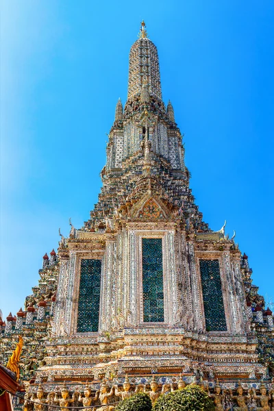 Pagode am wat arun - Tempel der Morgendämmerung in Bangkok, Thailand — Stockfoto