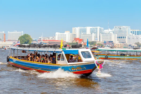 在泰国曼谷的通勤者小船 — 图库照片