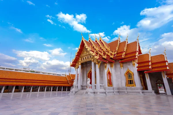 De marmeren tempel, Wat Benchamabopit Dusitvanaram in Bangkok, Thailand — Stockfoto