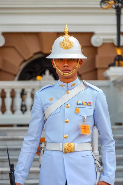 Thai Royal Guard at the Grand Palace in Bangkok — Stock Photo, Image