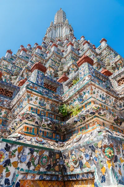 Wat arun - Tempel der Morgendämmerung in Bangkok, Thailand — Stockfoto