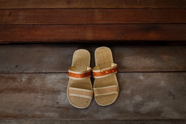 Japanese Sandals in front of a Japanese House — Stock Photo, Image