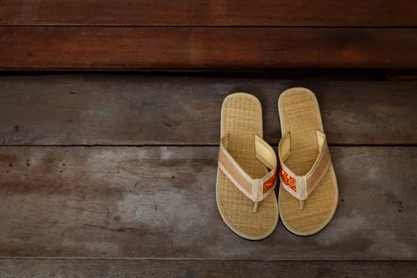 Japanese Sandals in front of a Japanese House — Stock Photo, Image