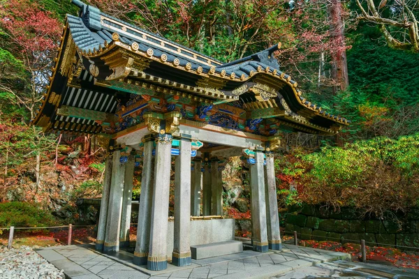 Chuzuya (o Temizuya) área de purificación en Taiyuinbyo - el Mausoleo del Shogun Tokugawa Iemitsu en Nikko, Japón — Foto de Stock