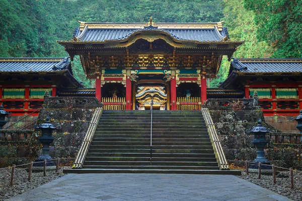 Yashamon Gate at Taiyuinbyo - the Mausoleum of Shogun Tokugawa Iemitsu in Nikko, Japan — Stock Photo, Image