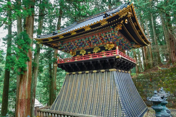 Trommelturm (koro) in Taiyuinbyo - das Mausoleum des Shogun tokugawa iemitsu in Nikko, Japan — Stockfoto