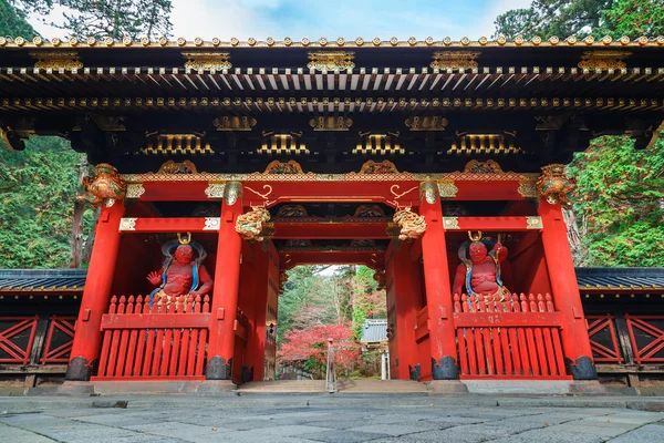 Nio-mon grinden vid Taiyuinbyo - Mausoleum av Shogun Tokugawa Iemitsu i Nikkō, Japan — Stockfoto