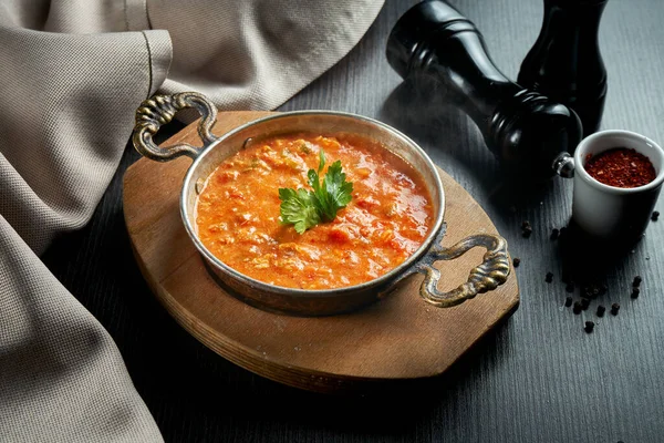 Menemen Populär Turkisk Frukost Som Inkluderar Ägg Tomat Grön Paprika — Stockfoto