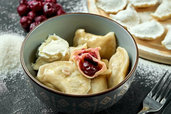 Ukrainian Polish Traditional Dish Pierogi Varenyky Dumplings Stuffed Cherry Sour — Stock Photo, Image