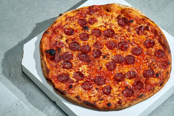 Delicious Pizza Spicy Chorizo Salami Pepper Tomato Sauce Crispy Sides — Stock Photo, Image