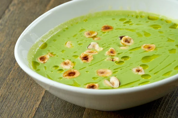 Cibo Dieta Minestra Broccoli Alla Panna Verde Con Nocciole Olio — Foto Stock