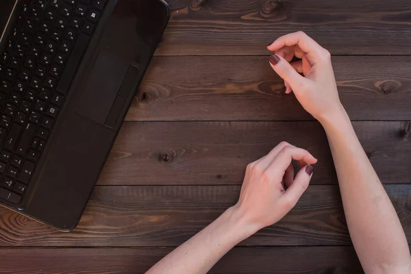 Hand on your desktop laptop — Stock Photo, Image