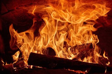 Rus sobasında odun yakıyorum. Yumuşak seçici odak