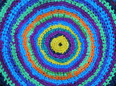 geri dönüştürülmüş malzemelerden dokuma halı