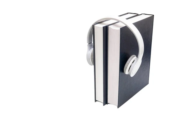 Książki Słuchawki Bezprzewodowe Izolowane Biało Koncepcja Książki Audio — Zdjęcie stockowe