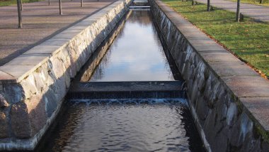 Dekoratif yapay kanal, halka açık park, Estonya, Tallinn
